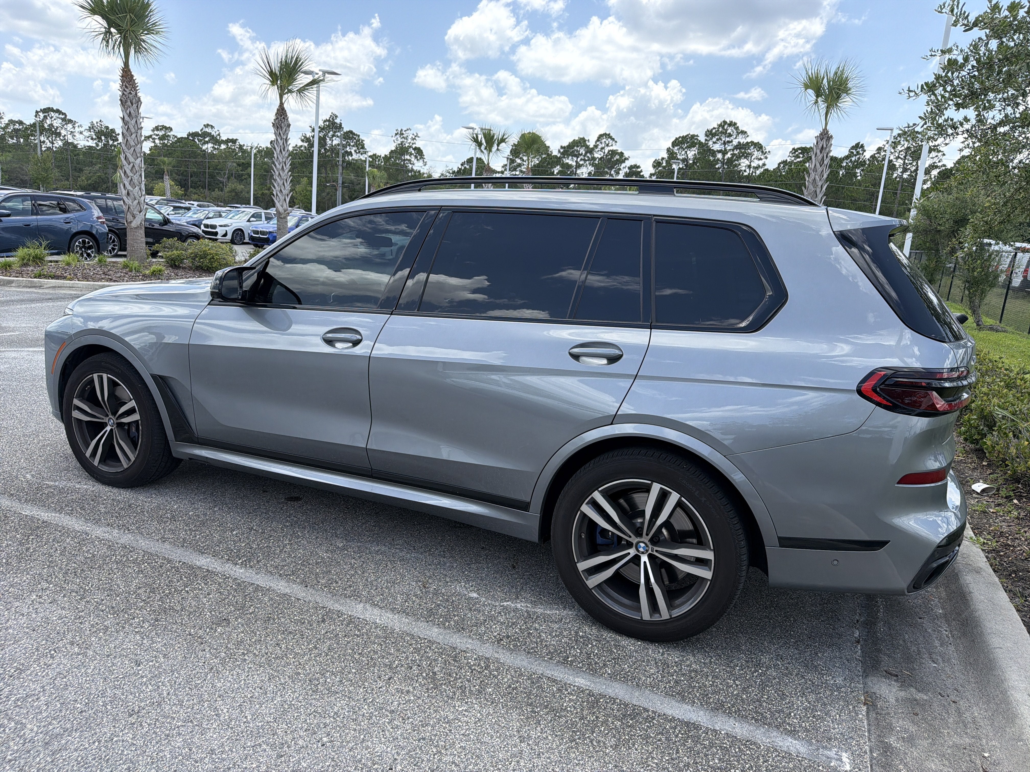 2024 BMW X7 M60i