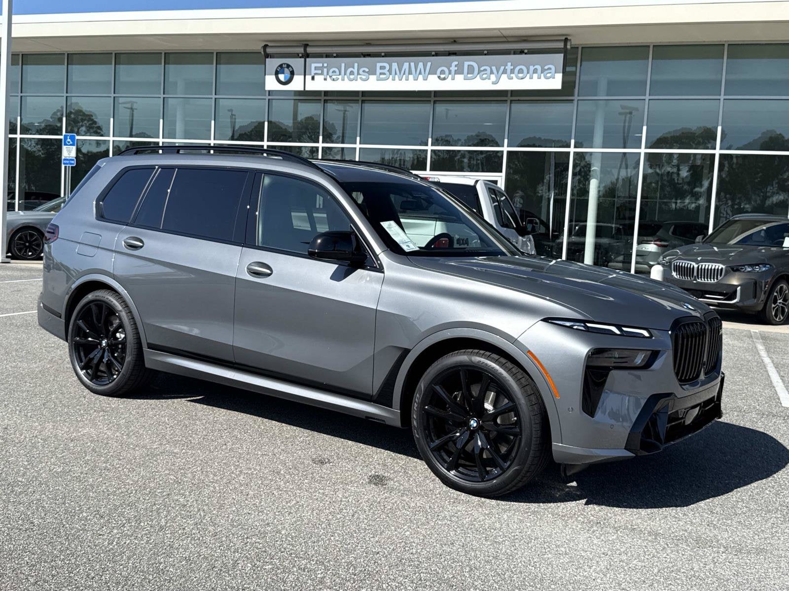 2027 BMW X7 M60i