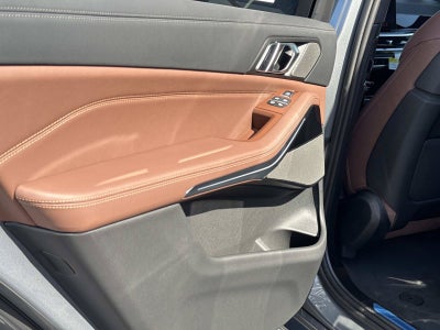 2027 BMW X7 M60i