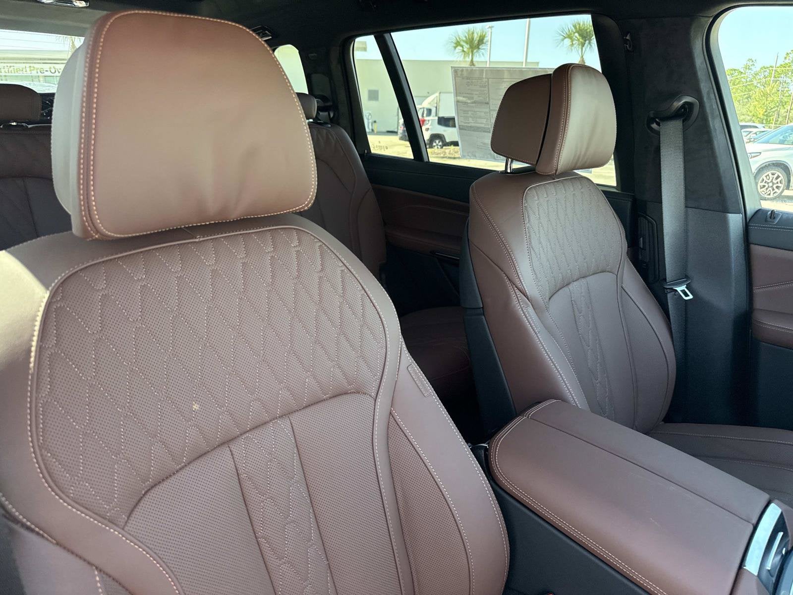 2027 BMW X7 M60i