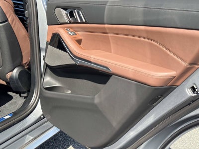 2027 BMW X7 M60i