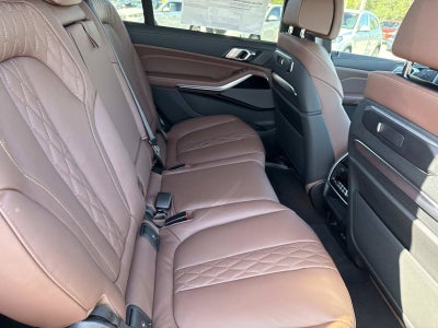 2027 BMW X7 M60i
