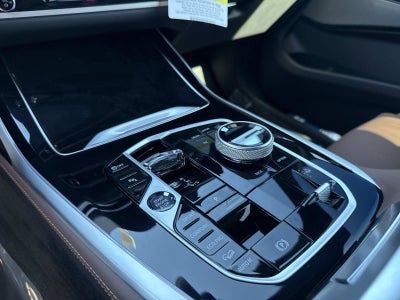 2027 BMW X7 M60i