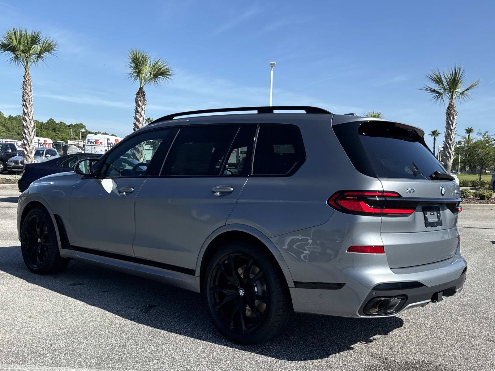 2027 BMW X7 M60i