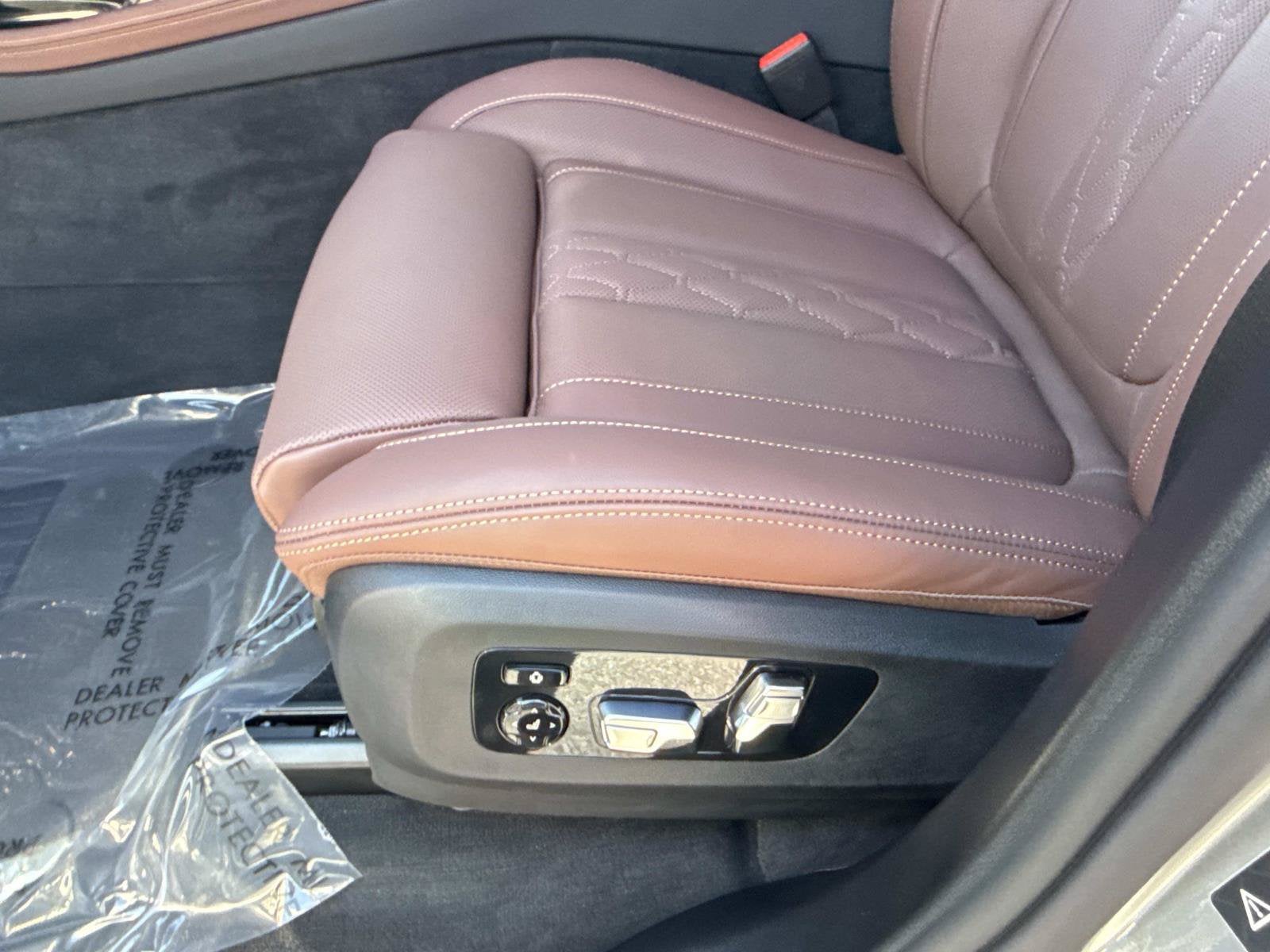 2027 BMW X7 M60i