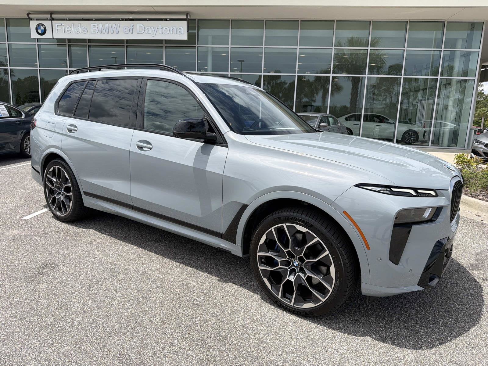 2024 BMW X7 M60i