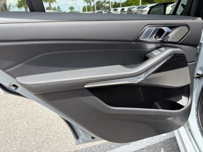 2024 BMW X7 M60i