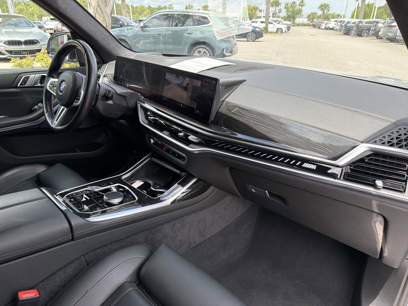 2024 BMW X7 M60i