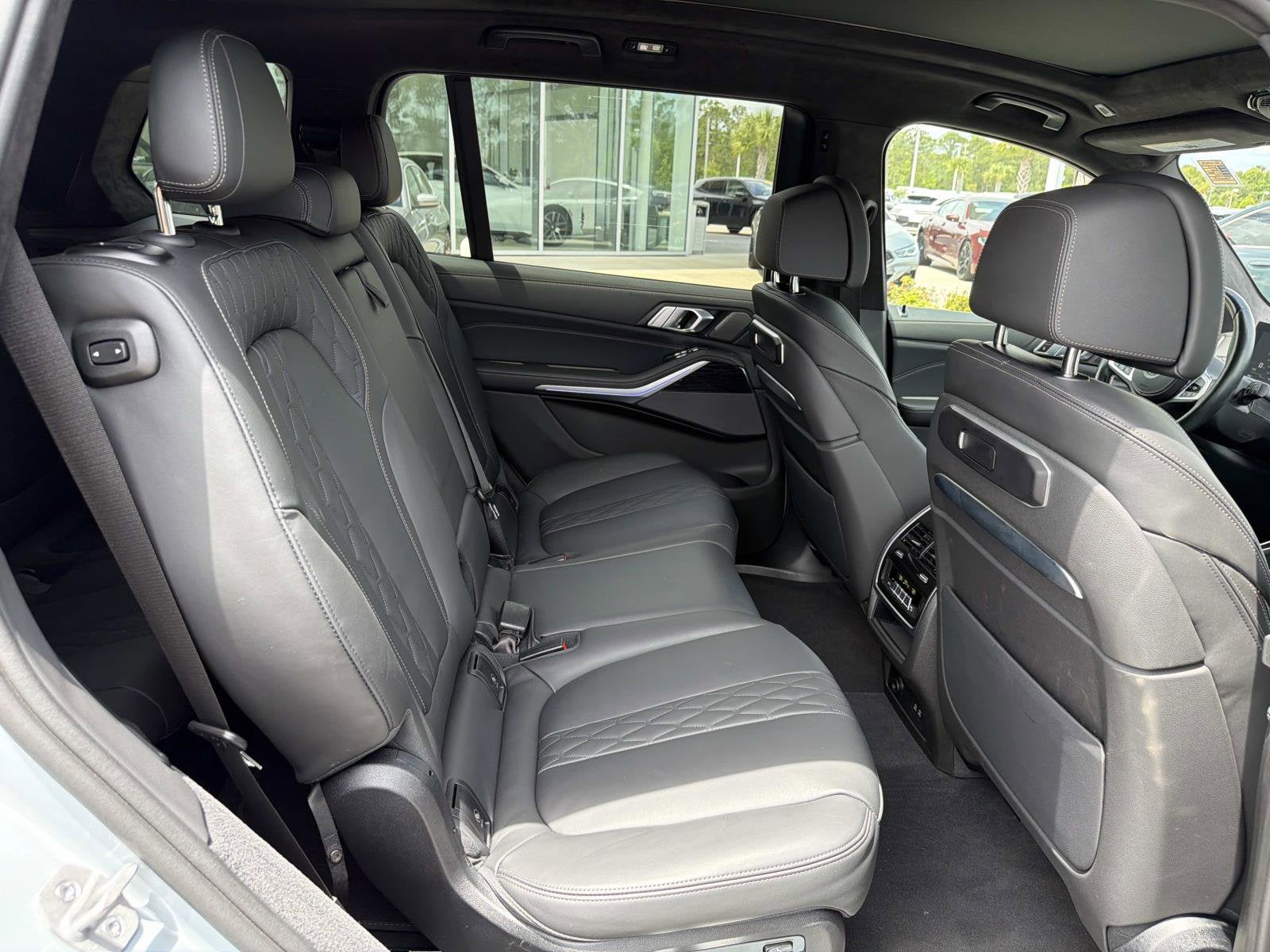 2024 BMW X7 M60i