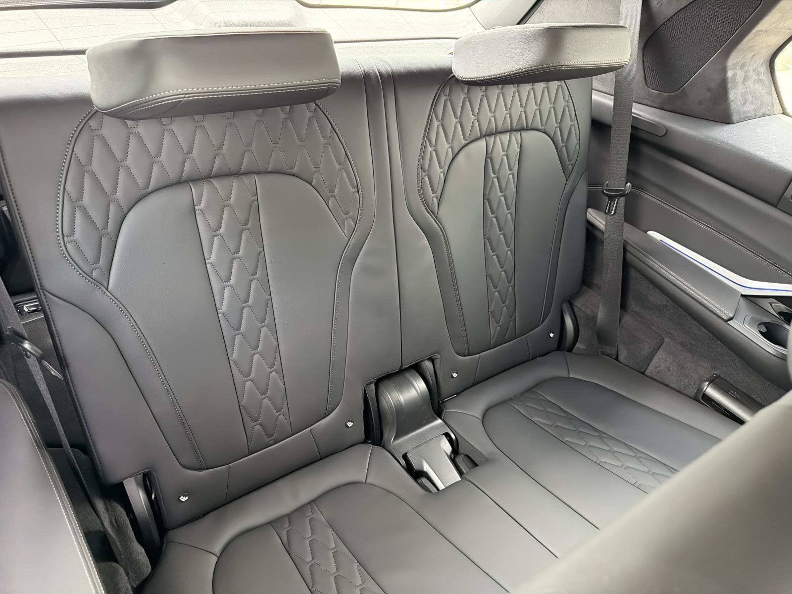 2024 BMW X7 M60i