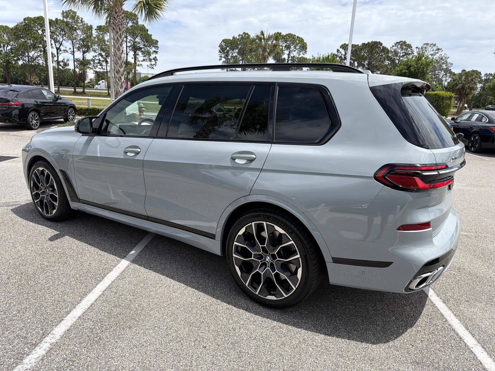 2024 BMW X7 M60i