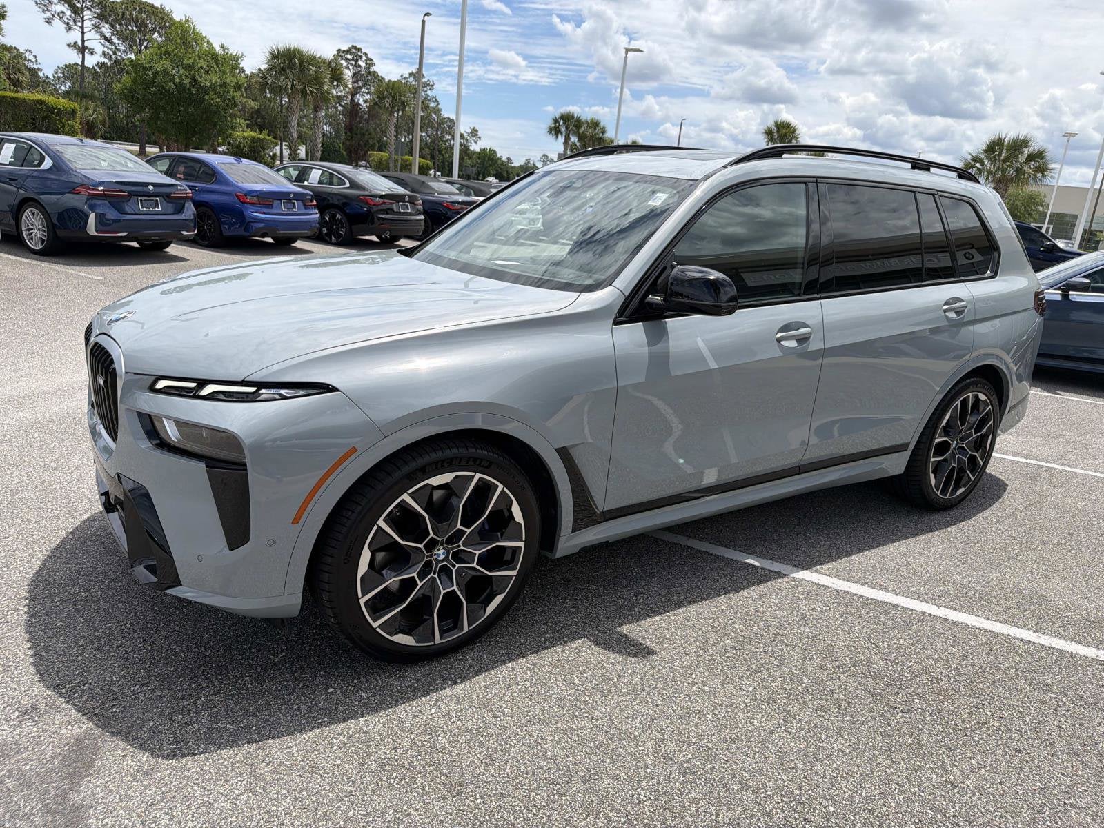 2024 BMW X7 M60i