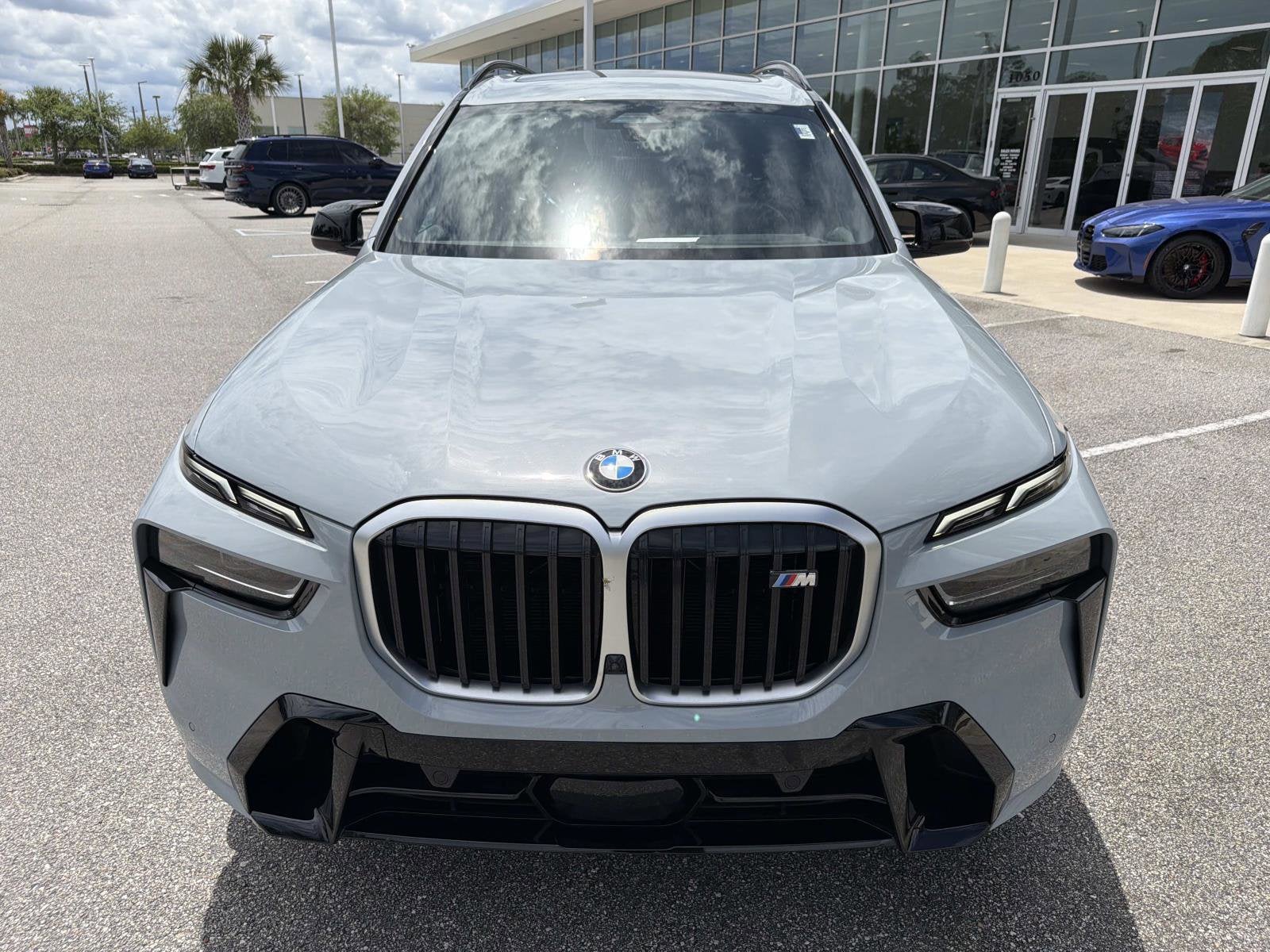 2024 BMW X7 M60i