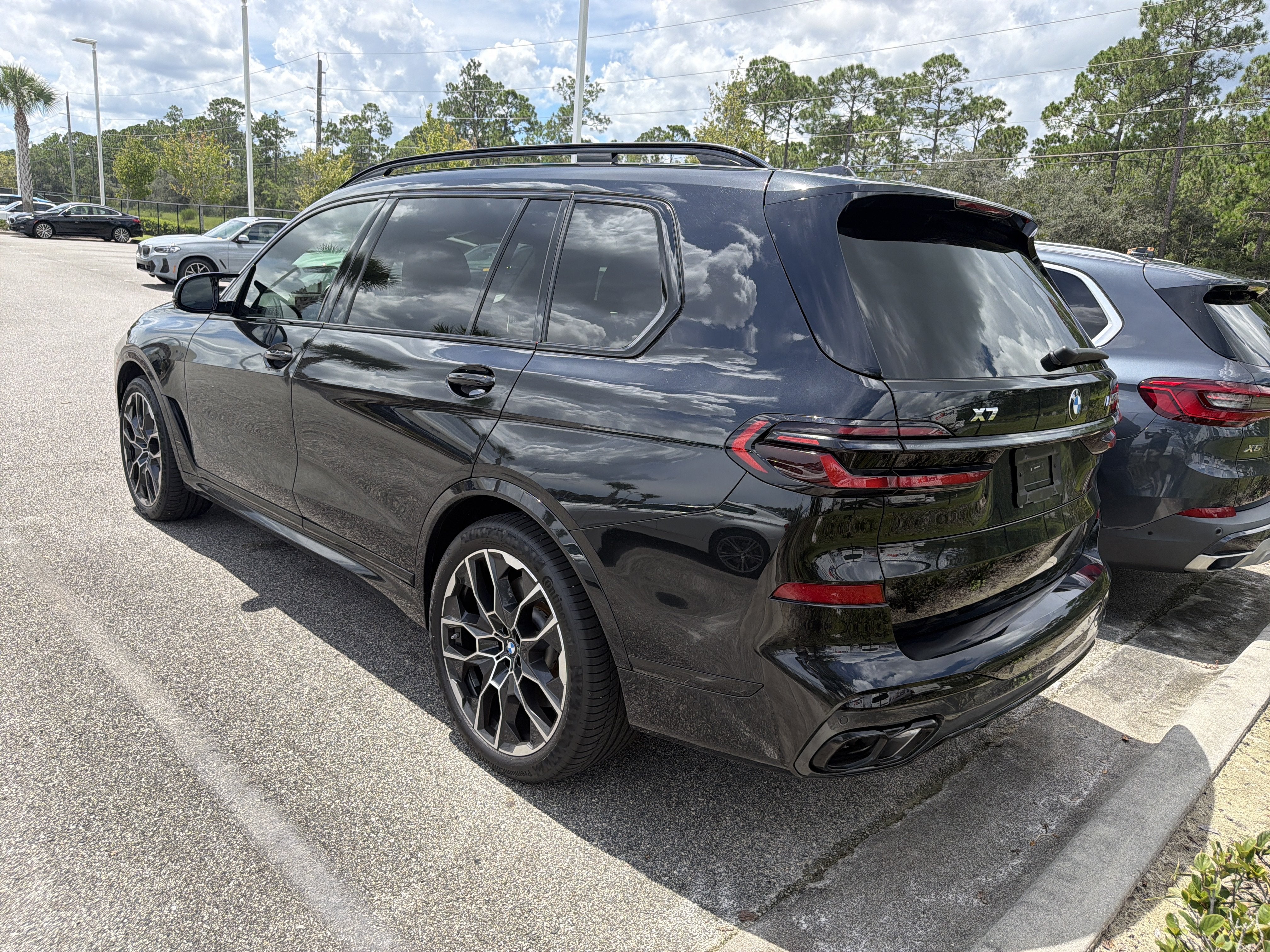 2024 BMW X7 M60i