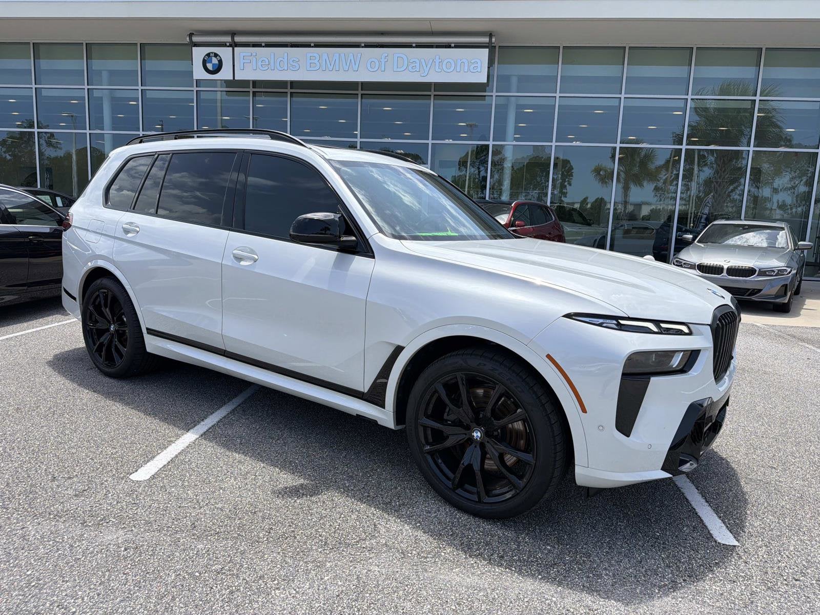 2025 BMW X7 M60i
