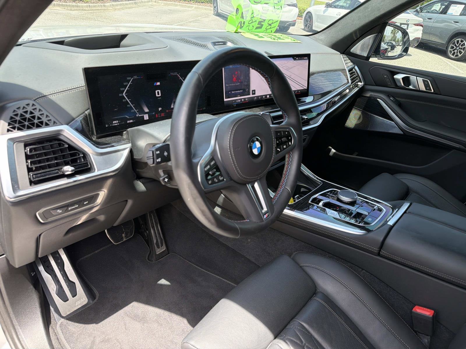 2025 BMW X7 M60i
