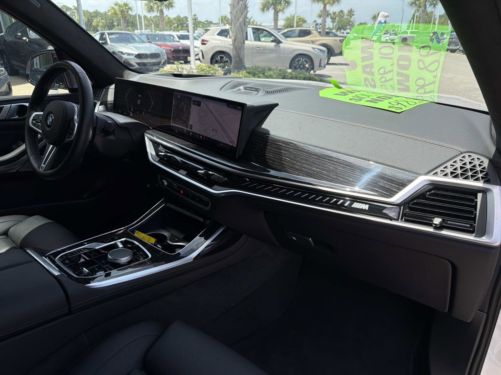 2025 BMW X7 M60i