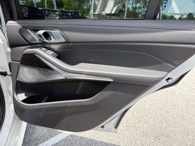 2025 BMW X7 M60i