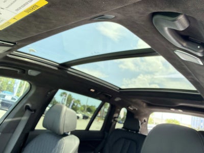2025 BMW X7 M60i