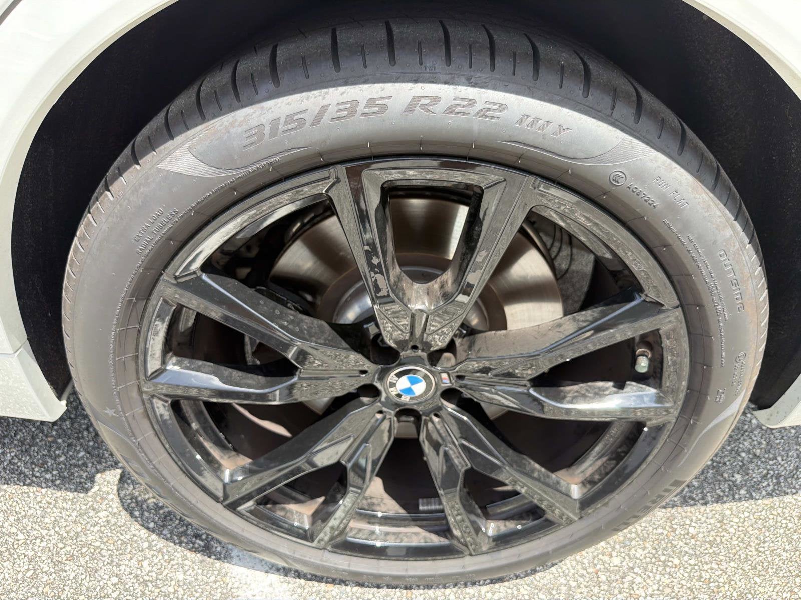 2025 BMW X7 M60i