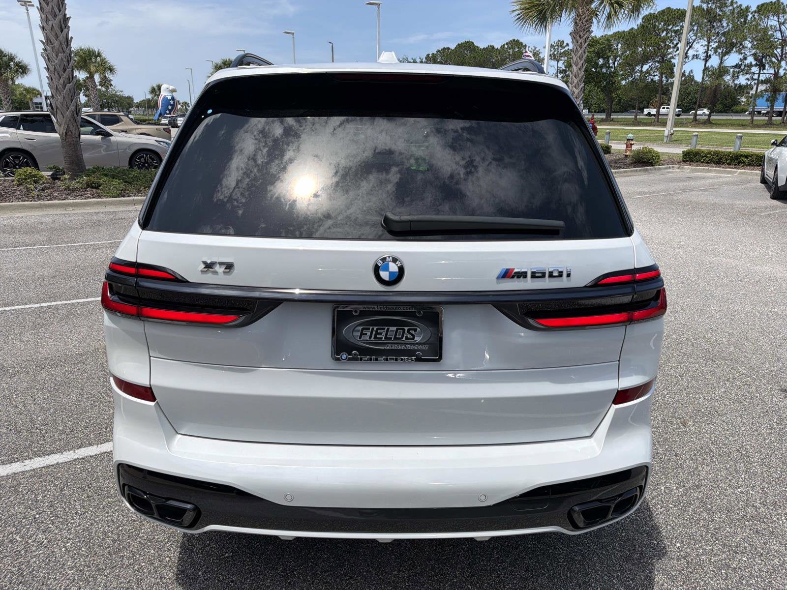 2025 BMW X7 M60i