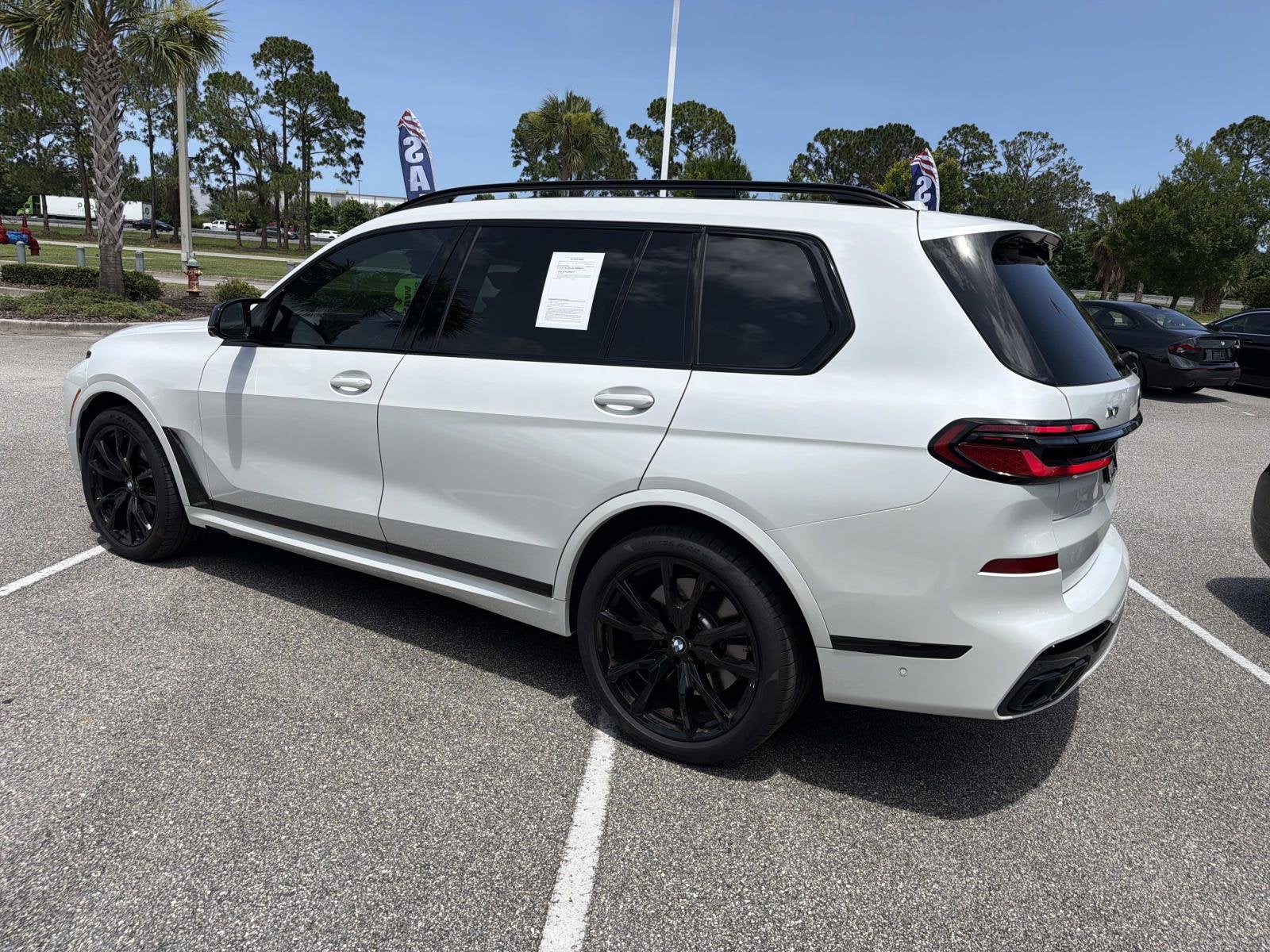 2025 BMW X7 M60i