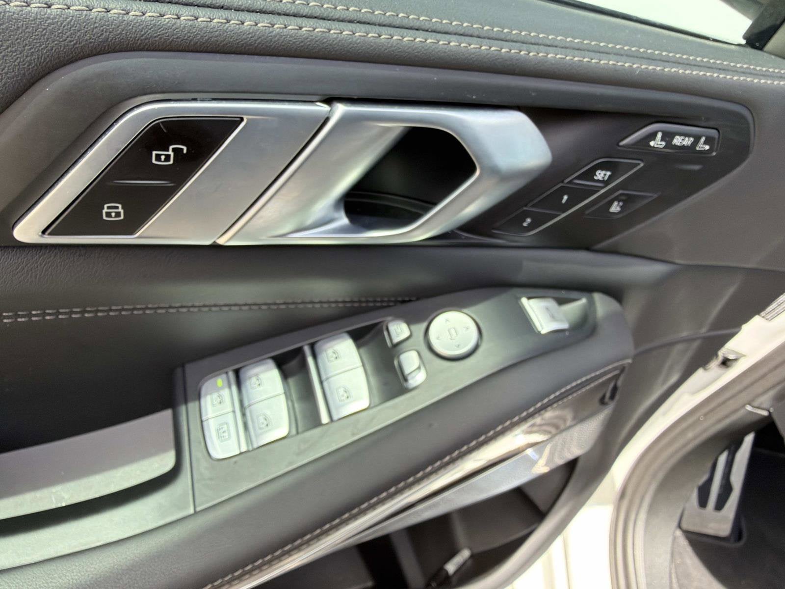 2025 BMW X7 M60i