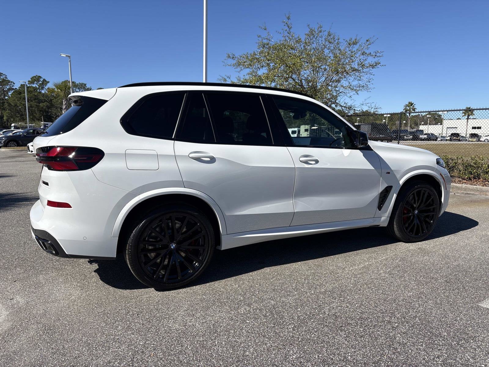 2026 BMW X5 M60i