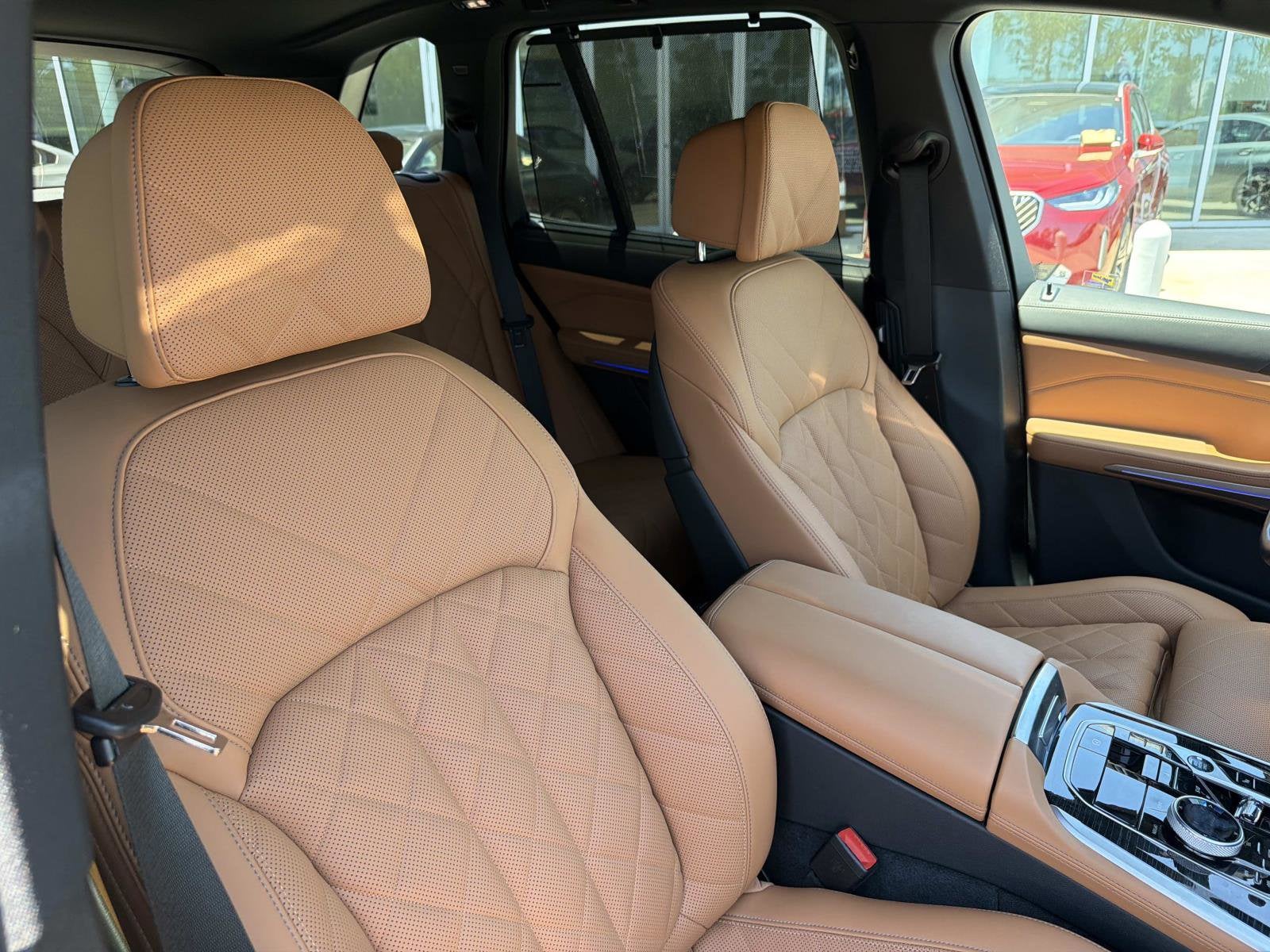 2025 BMW X5 M60i