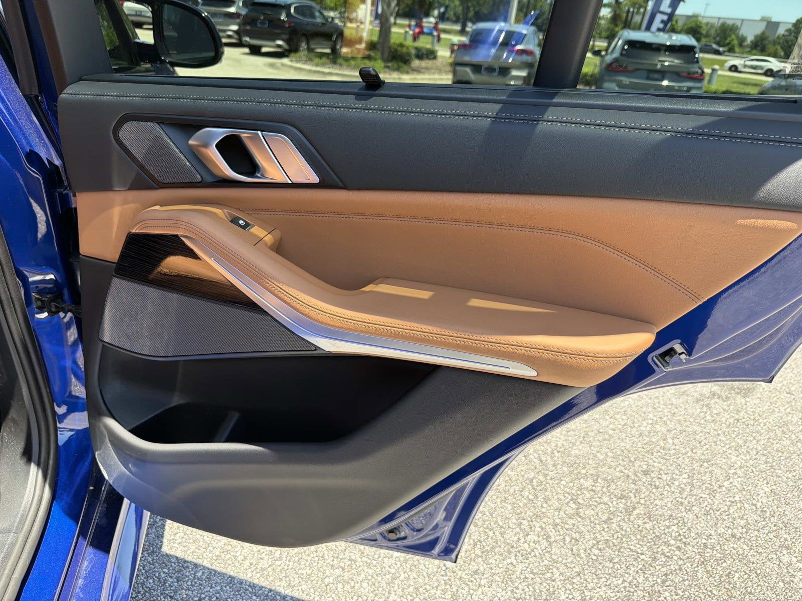 2025 BMW X5 M60i