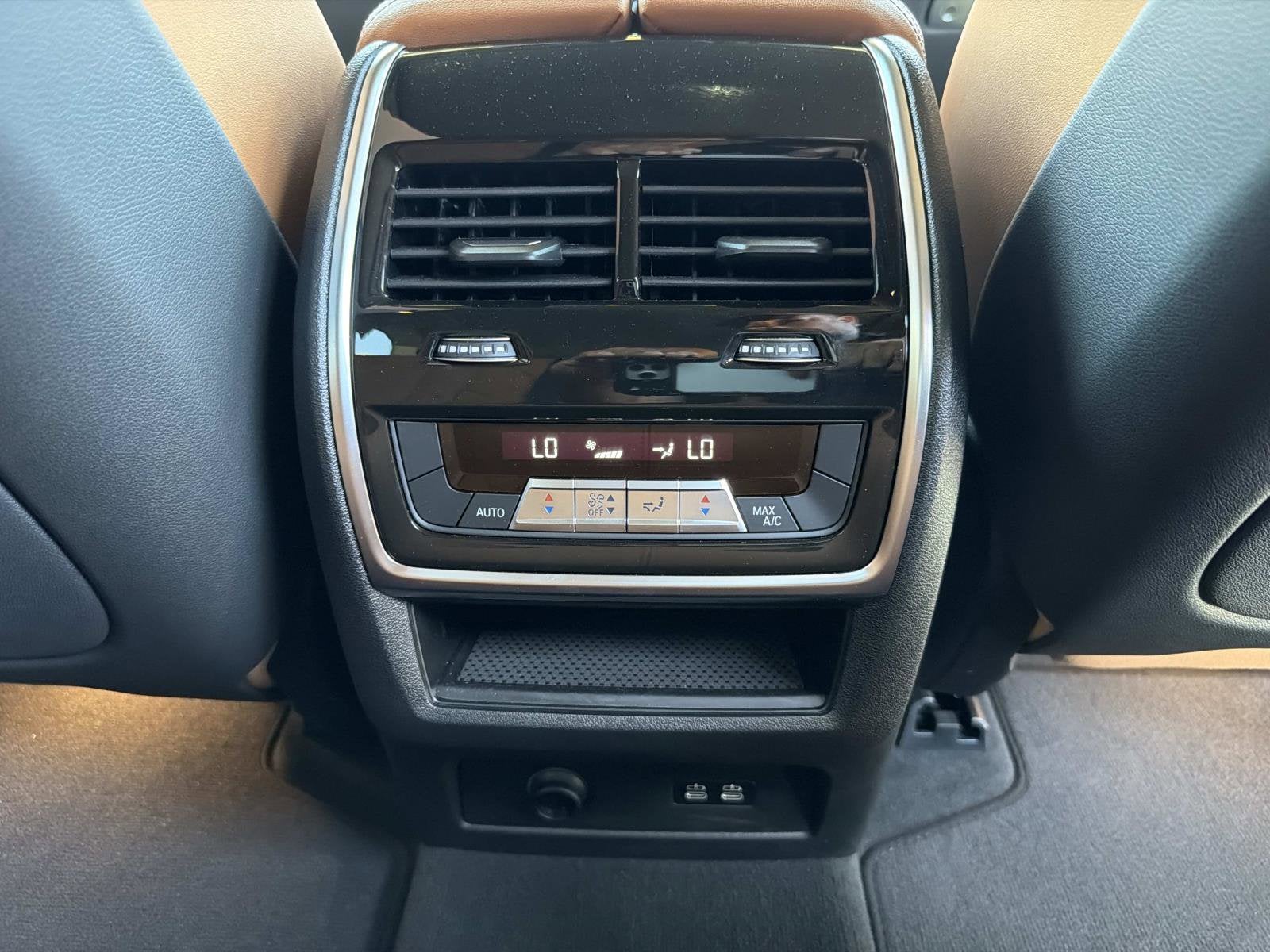 2025 BMW X5 M60i