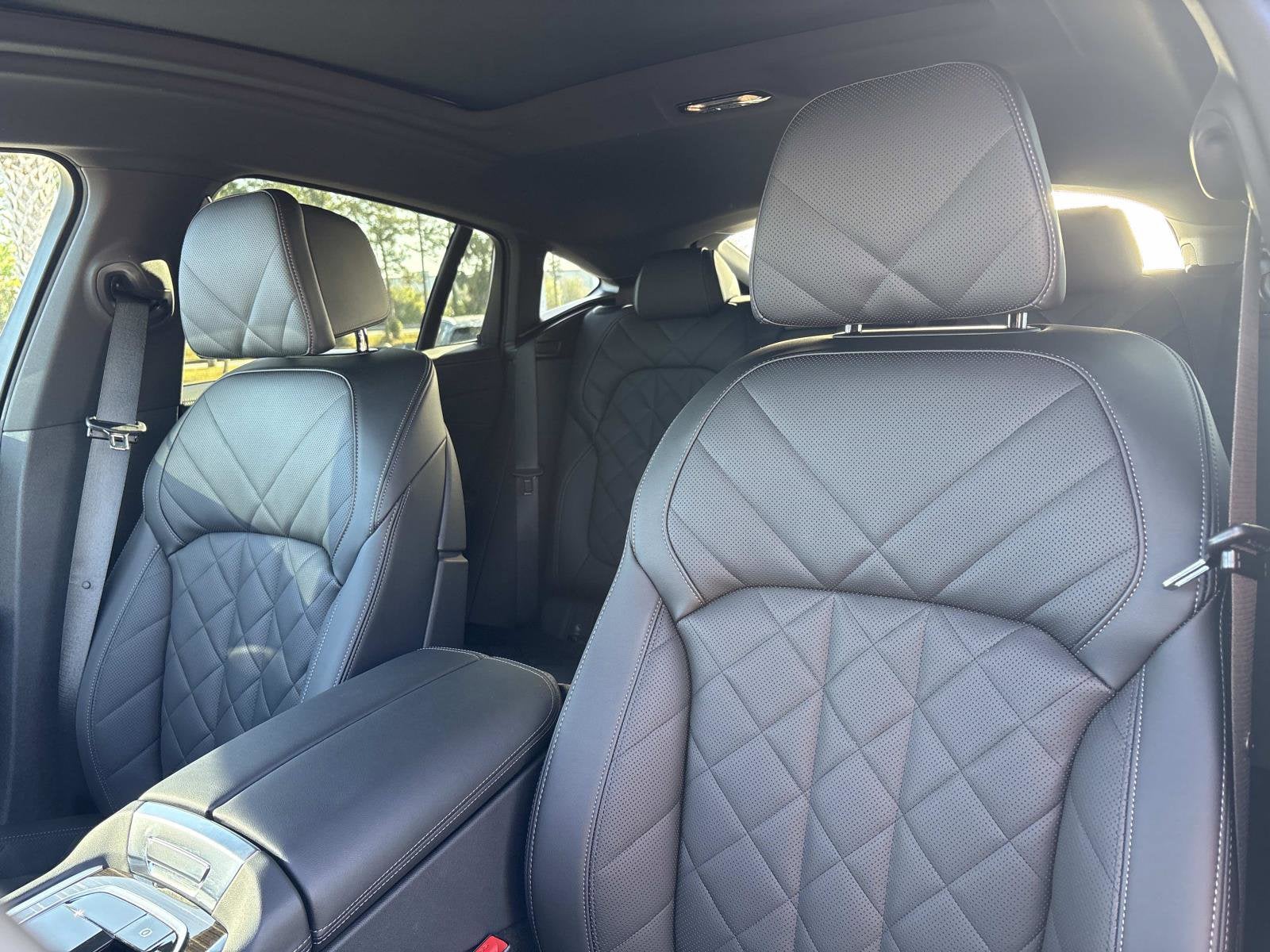 2025 BMW X6 xDrive40i