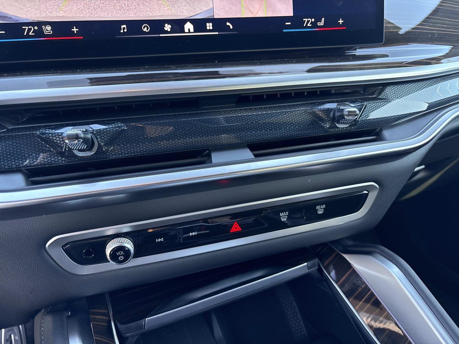 2025 BMW X6 xDrive40i