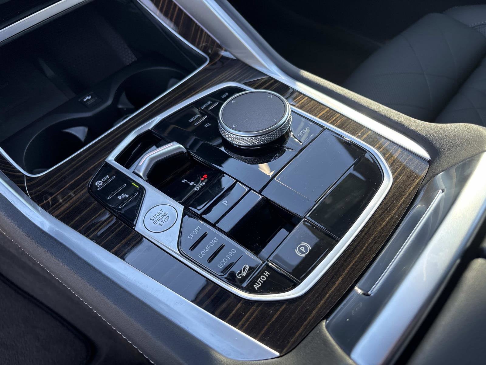 2025 BMW X6 xDrive40i