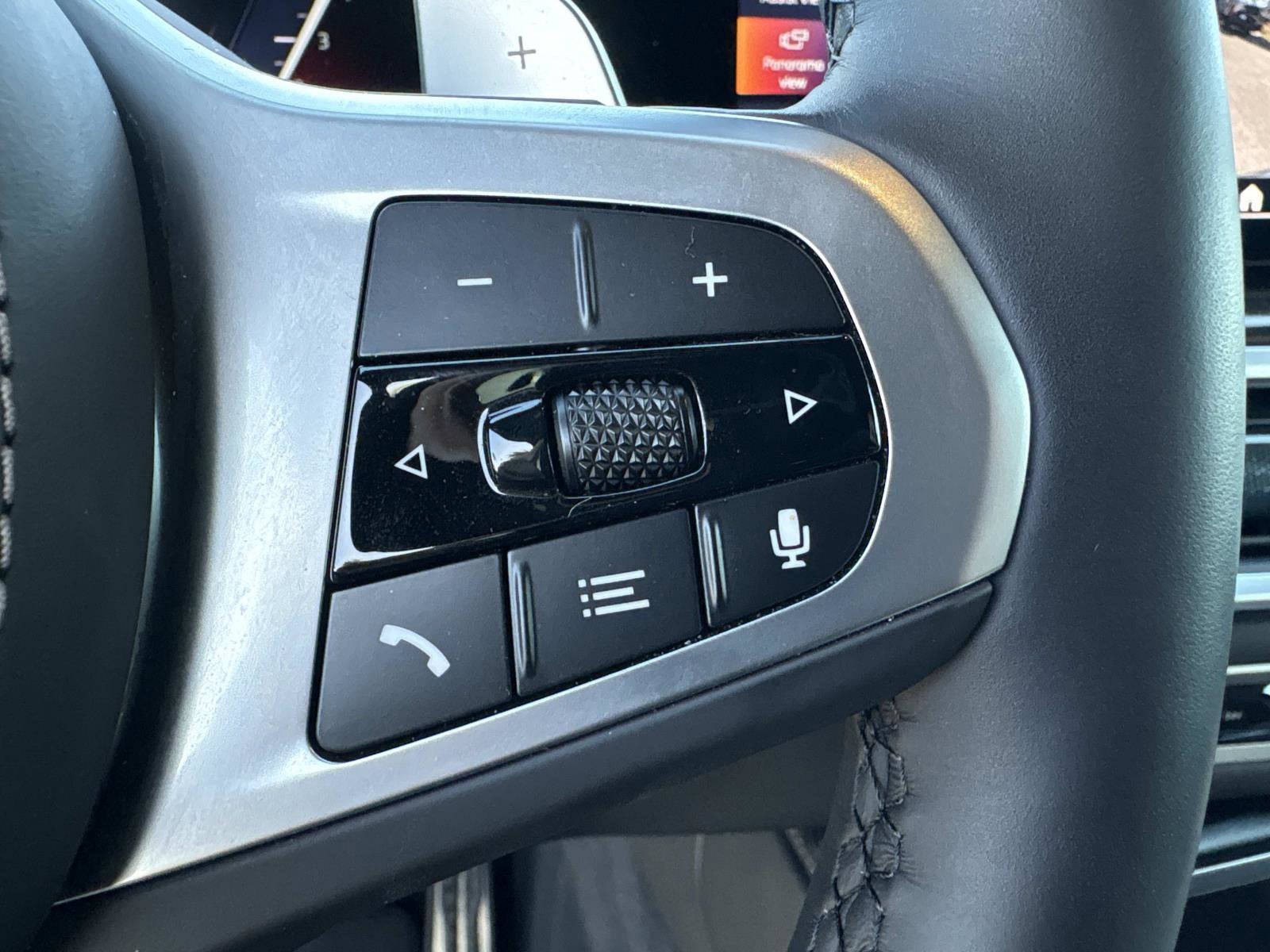 2025 BMW X6 xDrive40i