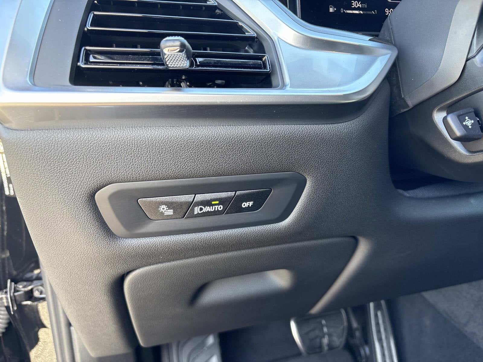 2025 BMW X6 xDrive40i