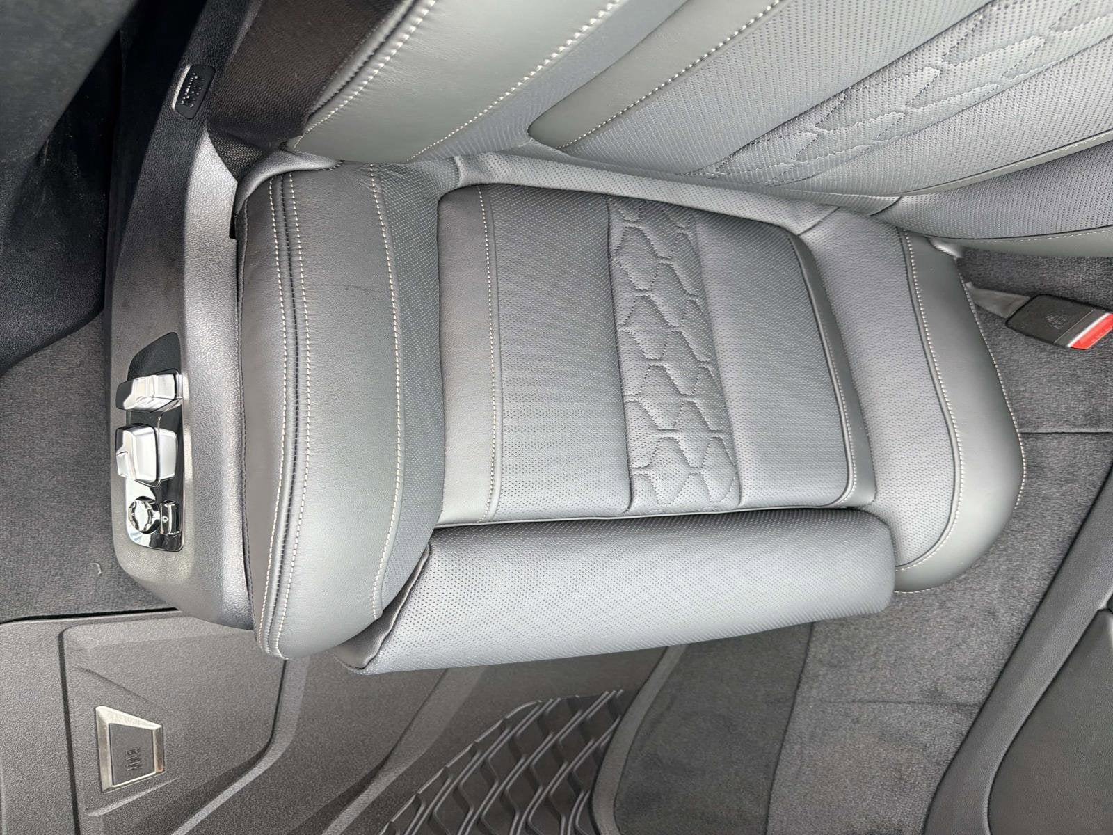 2027 BMW X6 xDrive40i