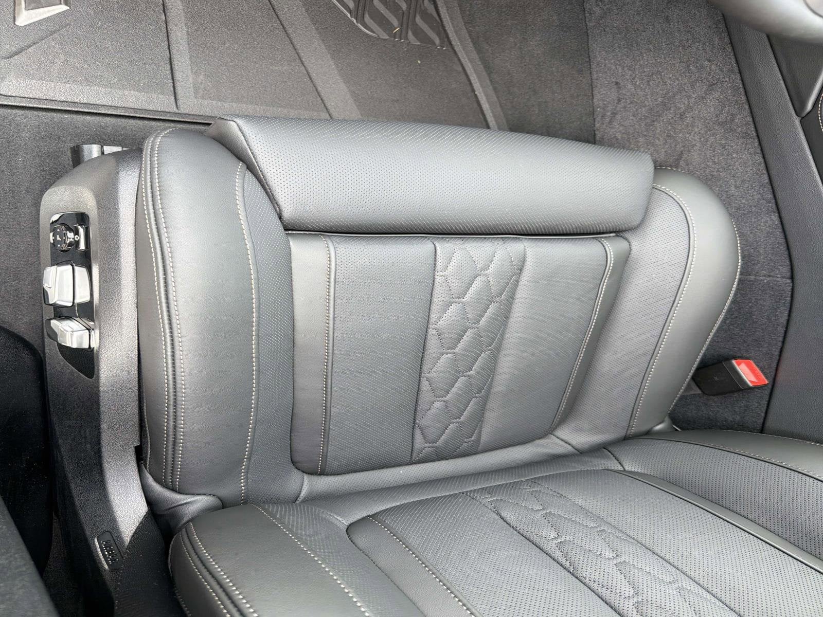 2027 BMW X6 xDrive40i