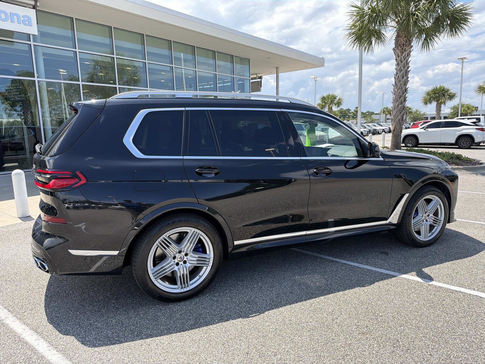 2024 BMW X7 ALPINA XB7