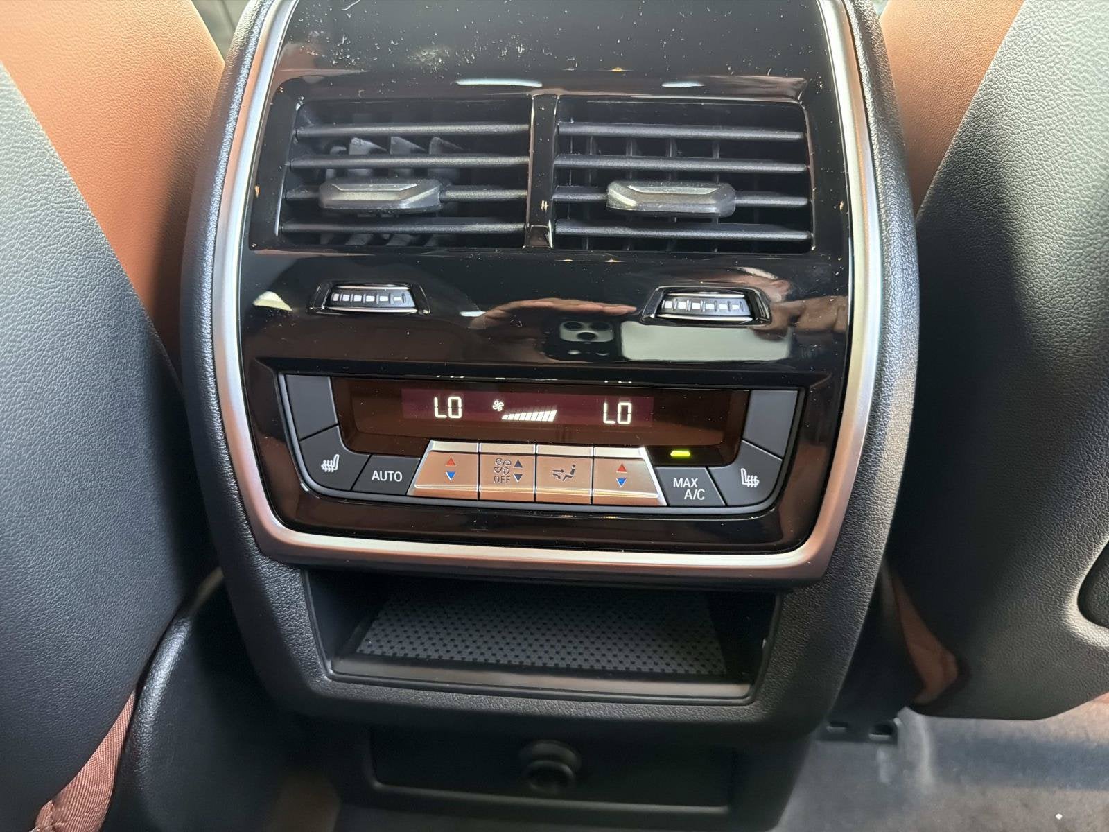 2027 BMW X6 M60i