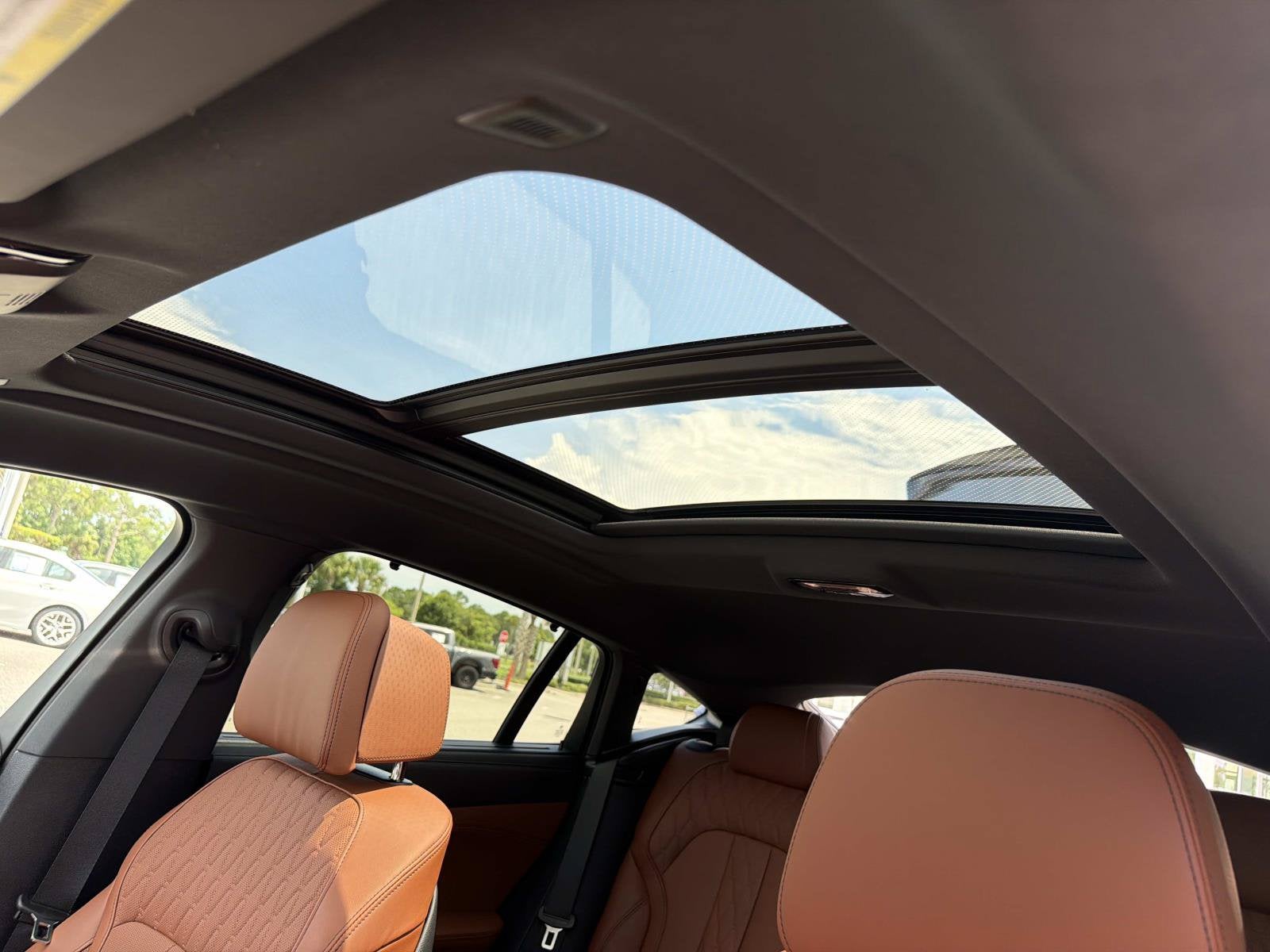 2027 BMW X6 M60i