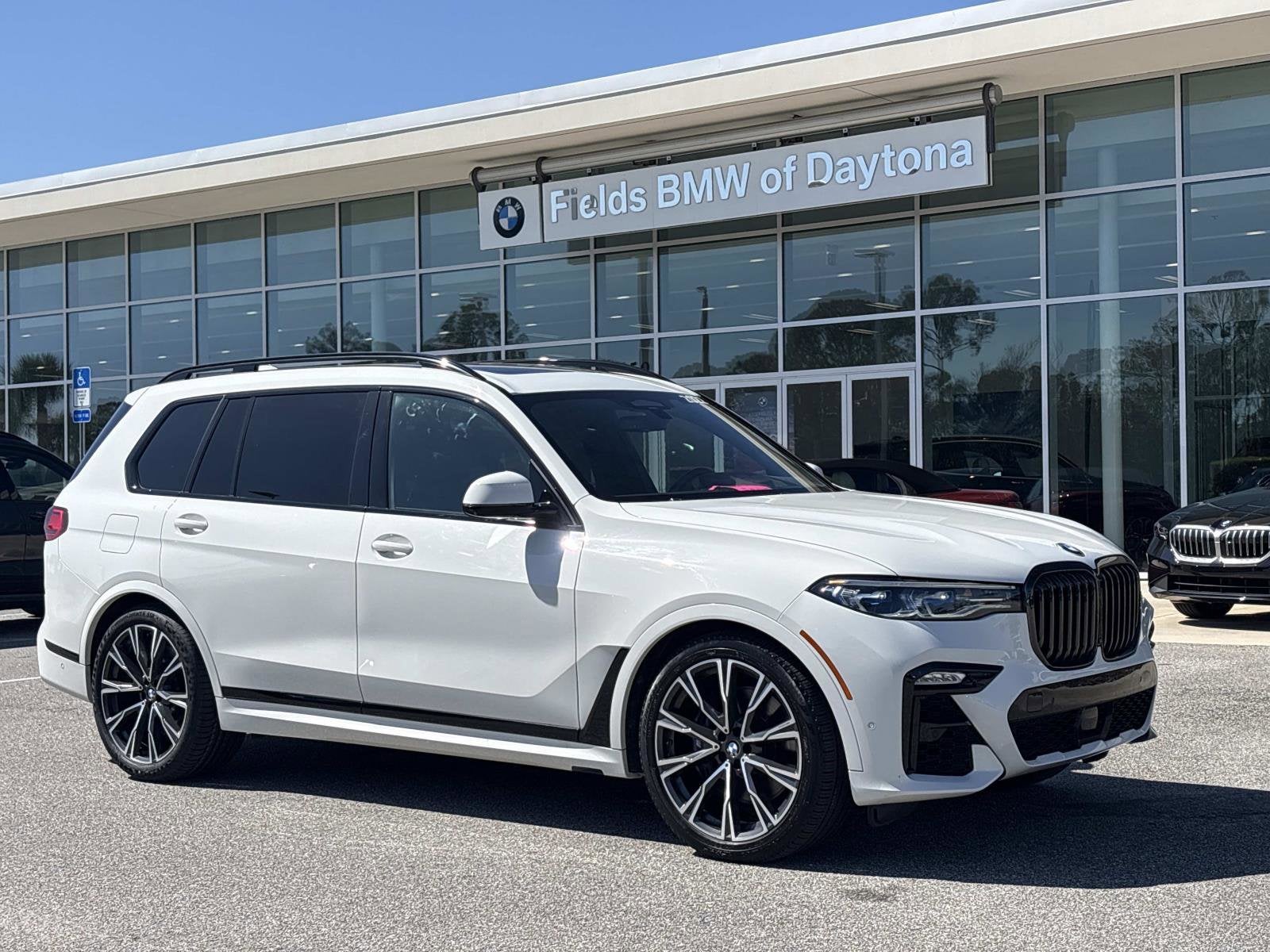 2022 BMW X7 M50i