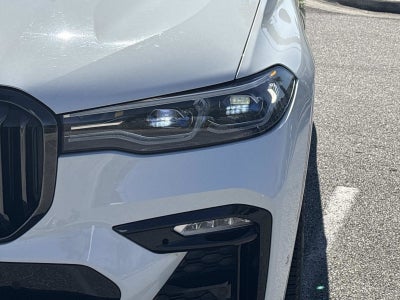 2022 BMW X7 M50i