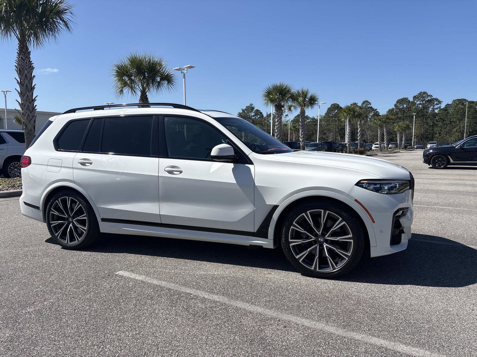 2022 BMW X7 M50i