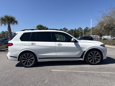 2022 BMW X7 M50i