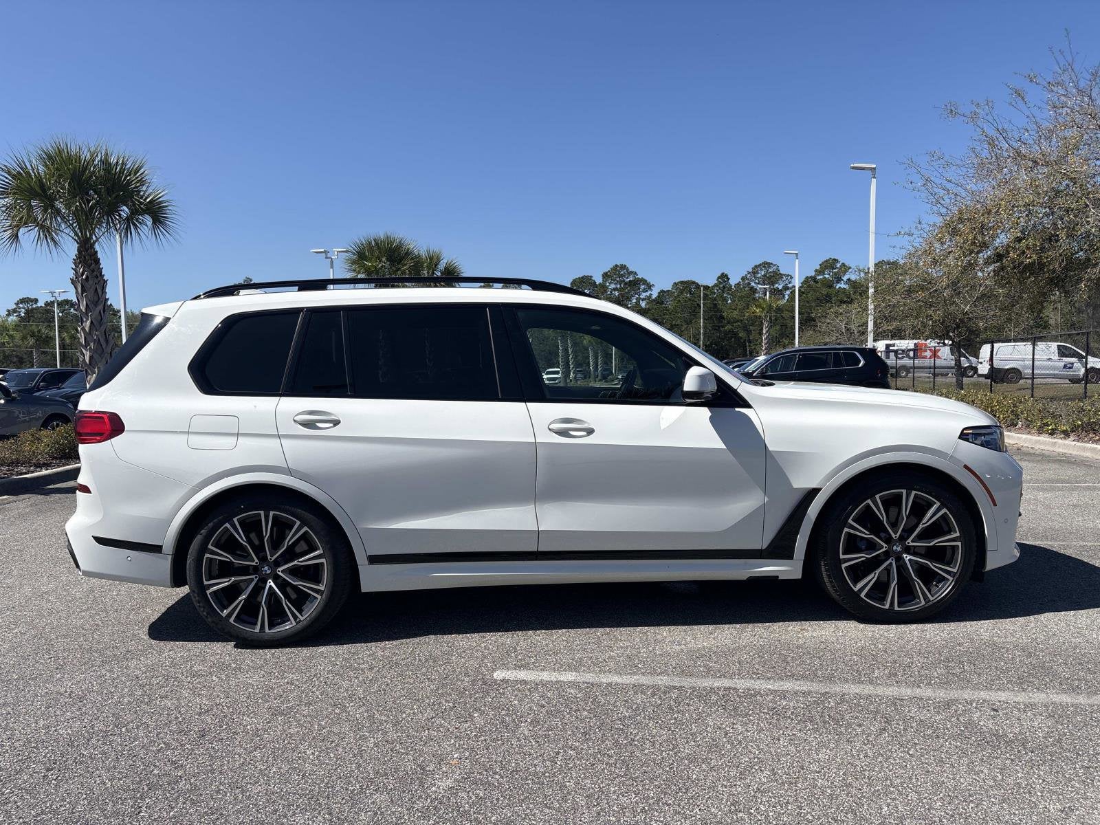2022 BMW X7 M50i