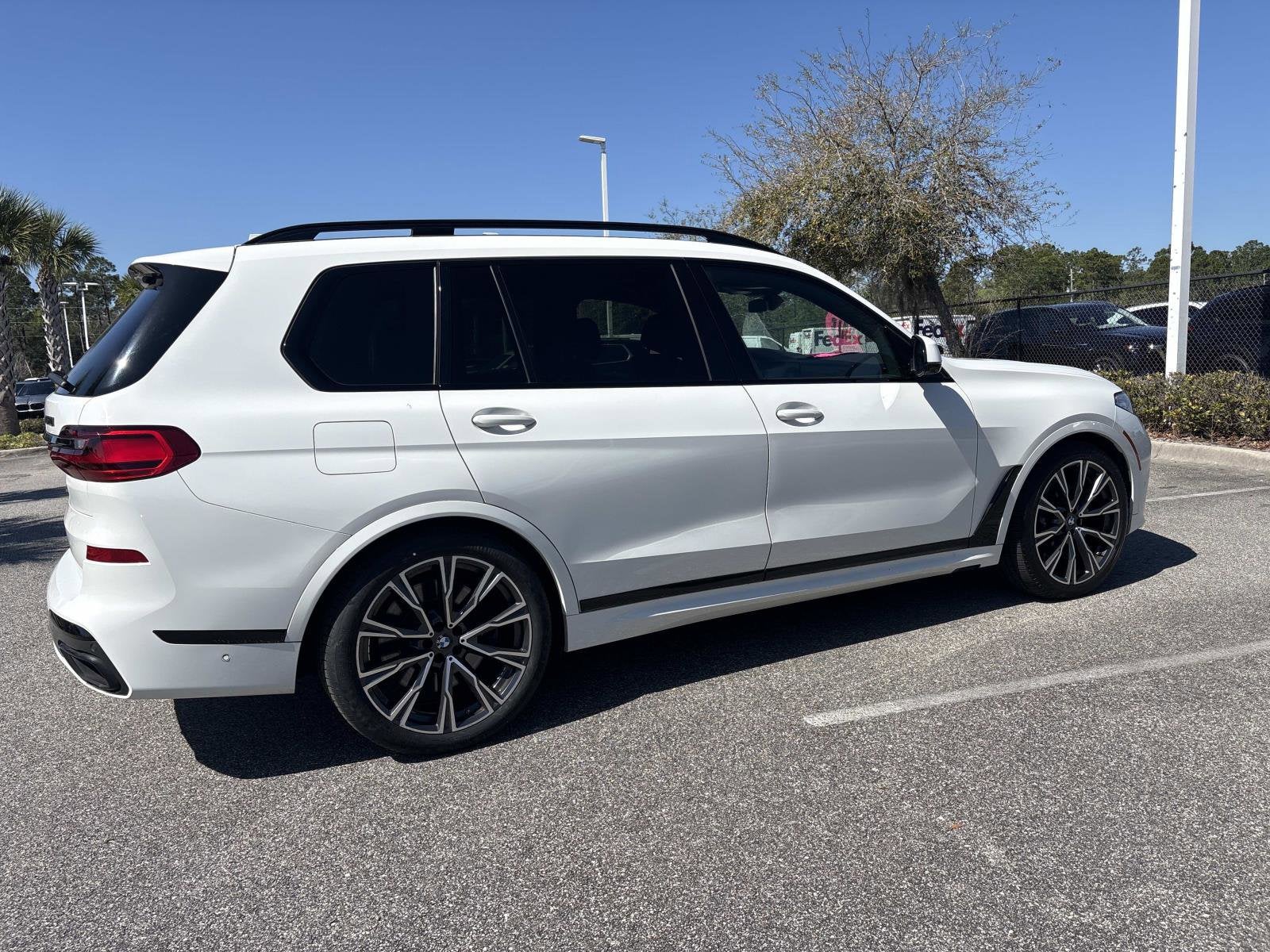 2022 BMW X7 M50i