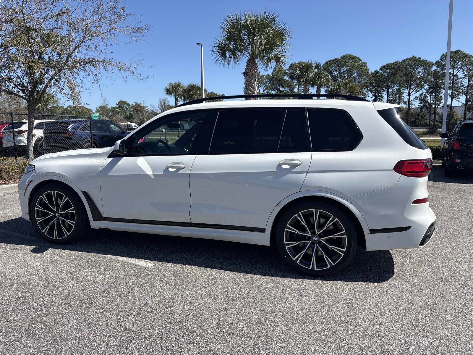 2022 BMW X7 M50i