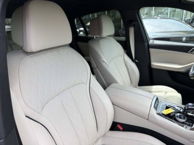 2023 BMW X6 M50i