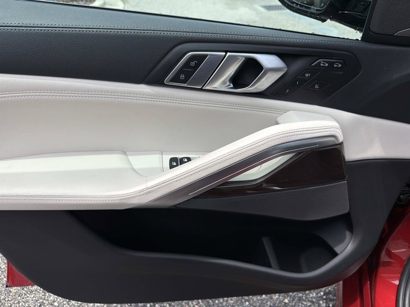2023 BMW X6 M50i